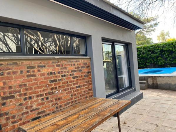 46 On Allcock Guest Apartment & Luxury Room Pretoria-Noord Exterior foto